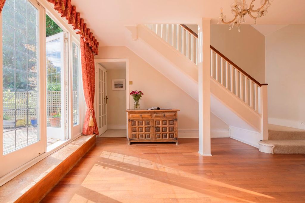 Property photo 2 of 30