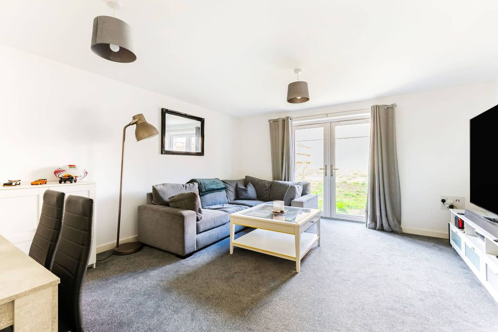 Property photo 3 of 24 25 Peridot Drive - Image 3