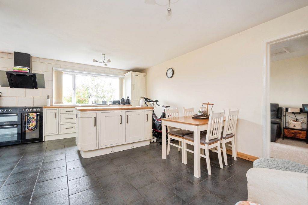 Property photo 2 of 20 Pbox-Img.Jpg