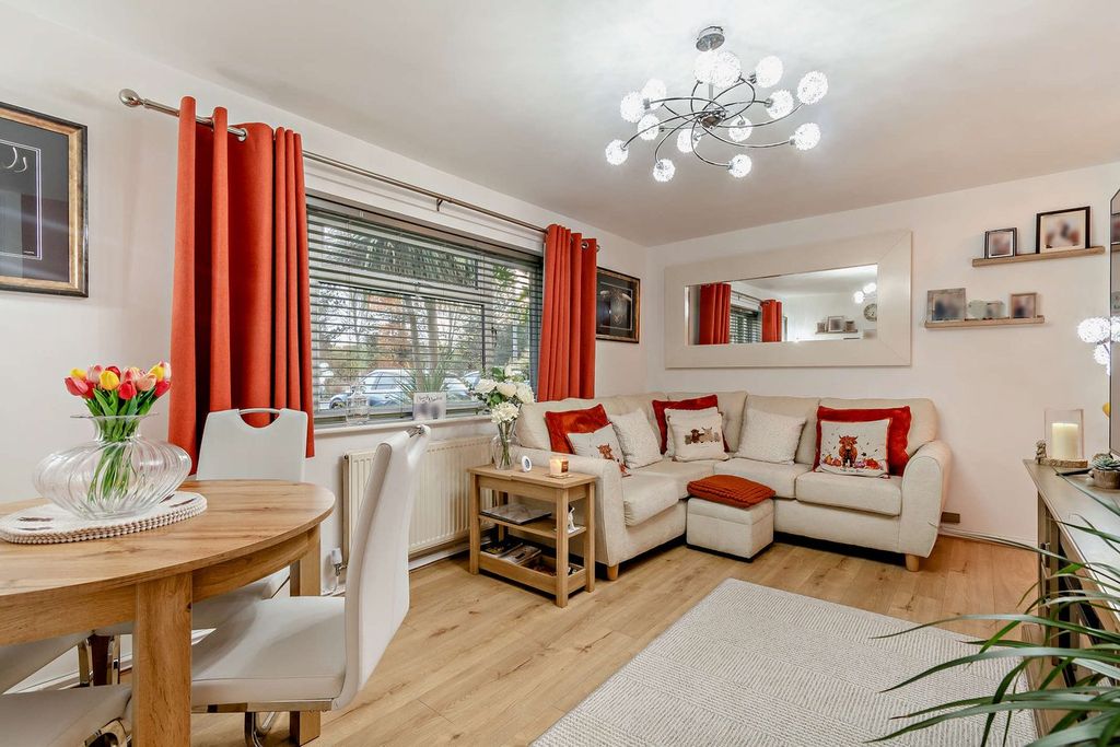 Property photo 3 of 18