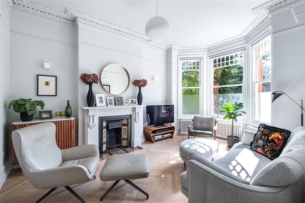 Property photo 2 of 23 Picture No. 10