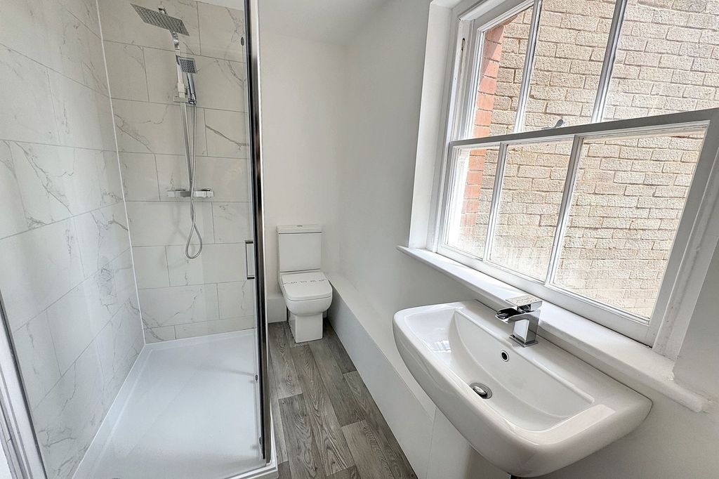 Additional image 4 of 1 bed flat for sale35 Fore Street, Tiverton EX16