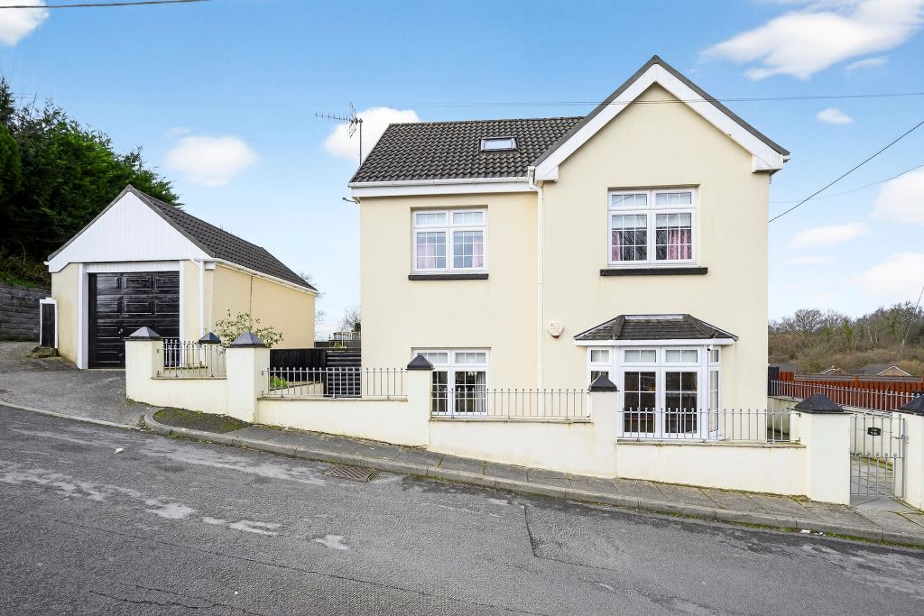 Property photo 1 of 22