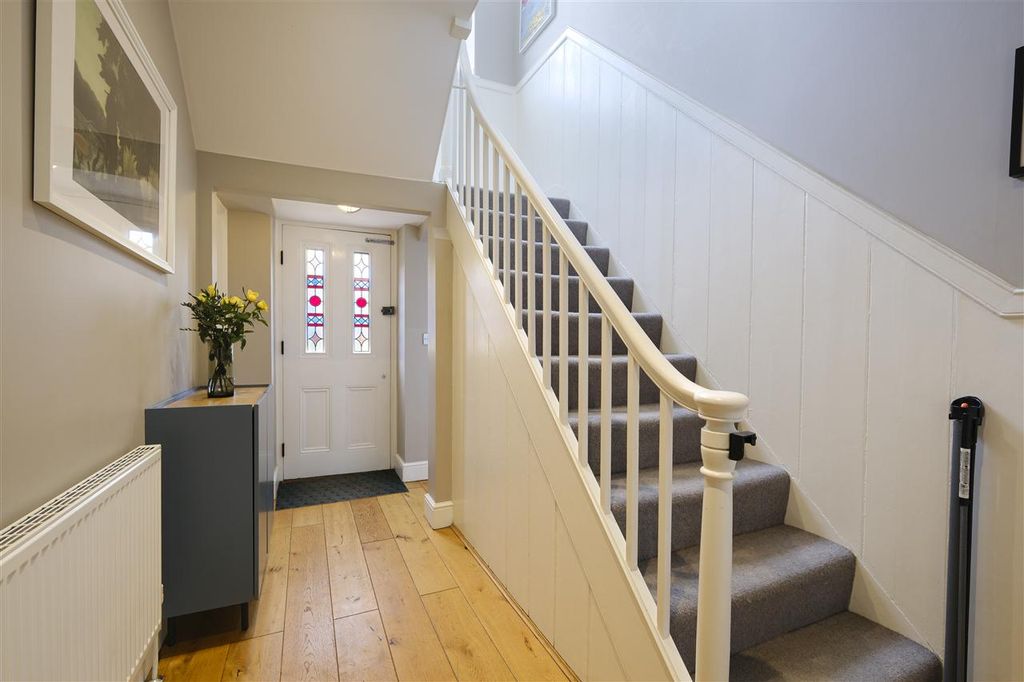 Property photo 3 of 33