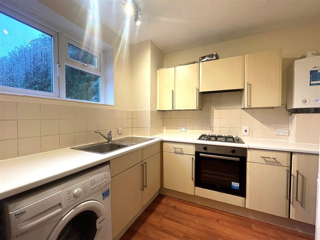 Property photo 2 of 8 8.Jpg