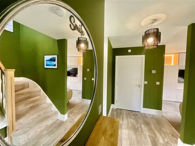Property photo 3 of 21 Entrance Hallway