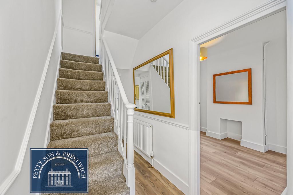 Property photo 2 of 29 Hallway