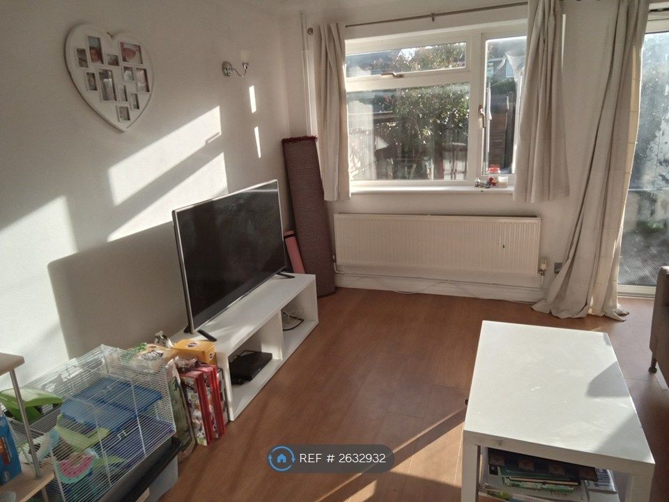 Property photo 3 of 11
