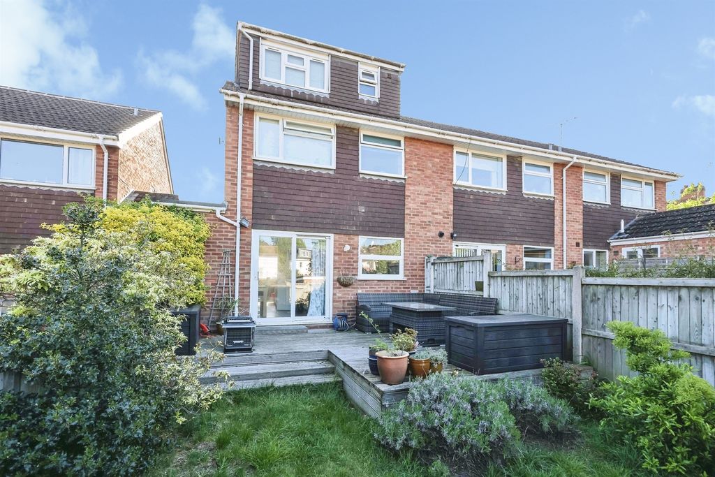 Property photo 2 of 18