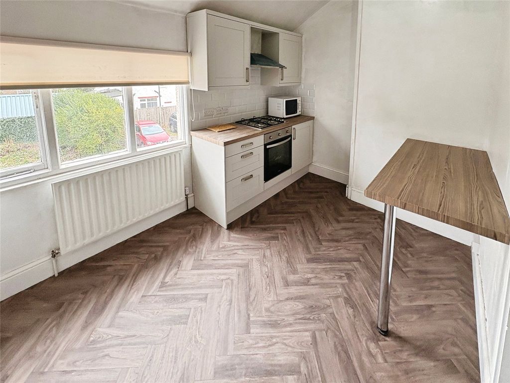 Property photo 2 of 6 Dining Kitchen