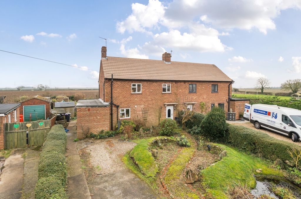 Property photo 1 of 11 1236490 Ele (2)