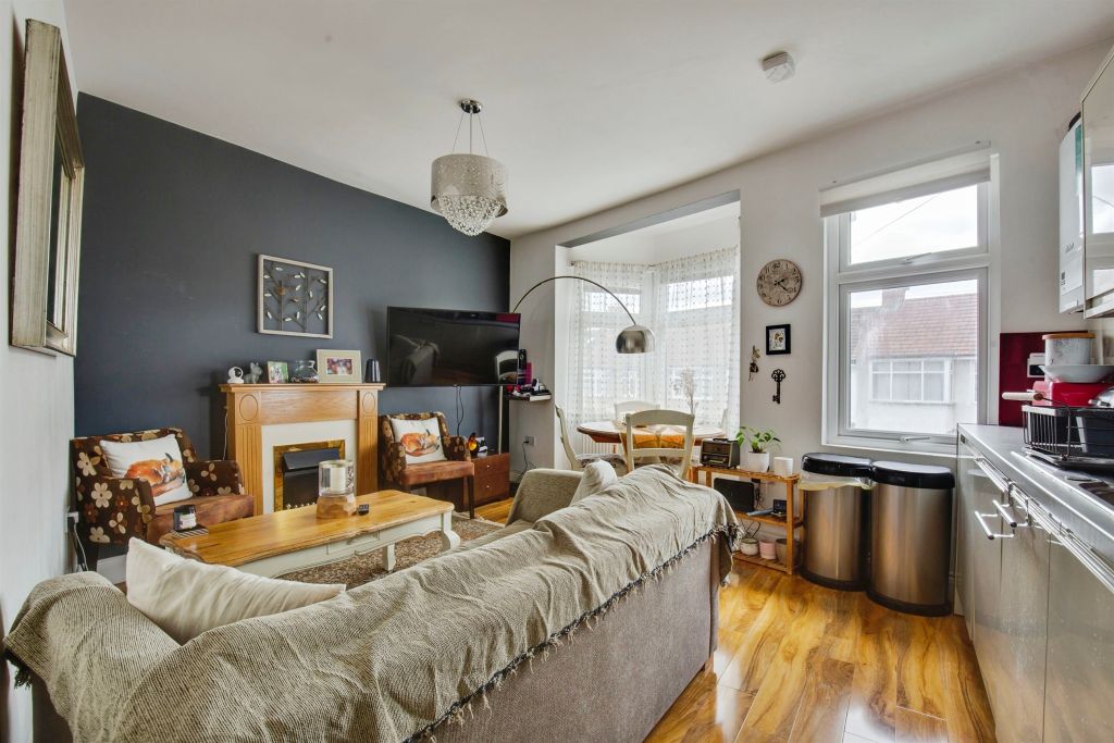 Property photo 2 of 8