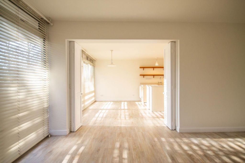 Property photo 3 of 14 Pic-12.Jpg