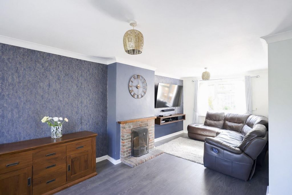 Property photo 2 of 13