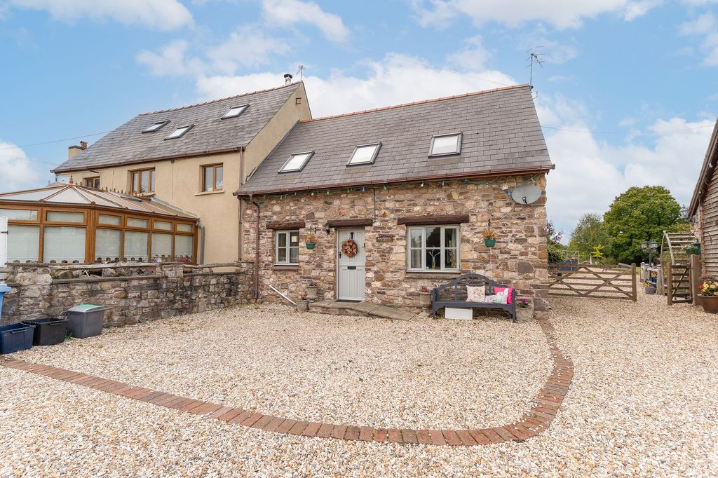 Property photo 1 of 24