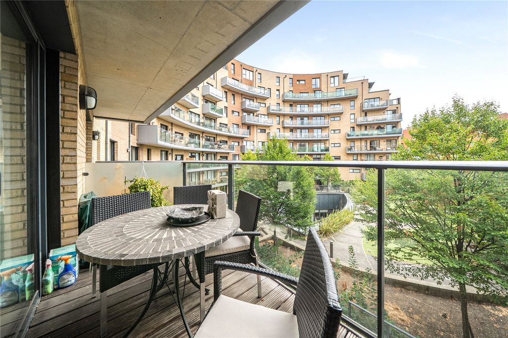 Property photo 1 of 20 Balcony