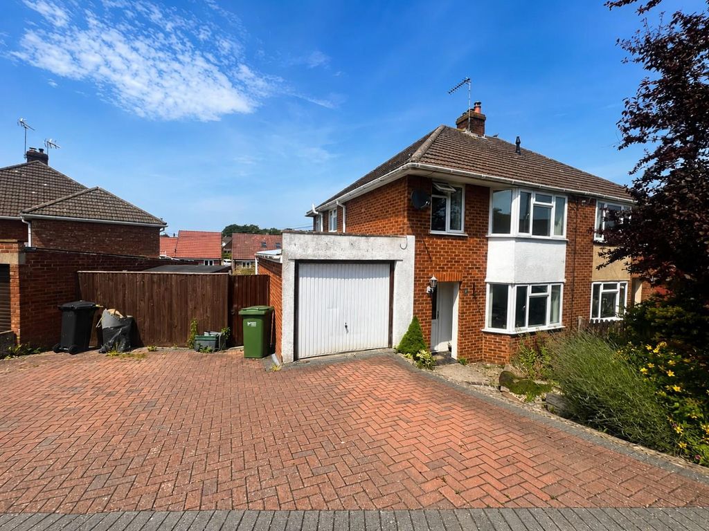 Property photo 1 of 13 5 The Cresent - Front Photo..Jpg