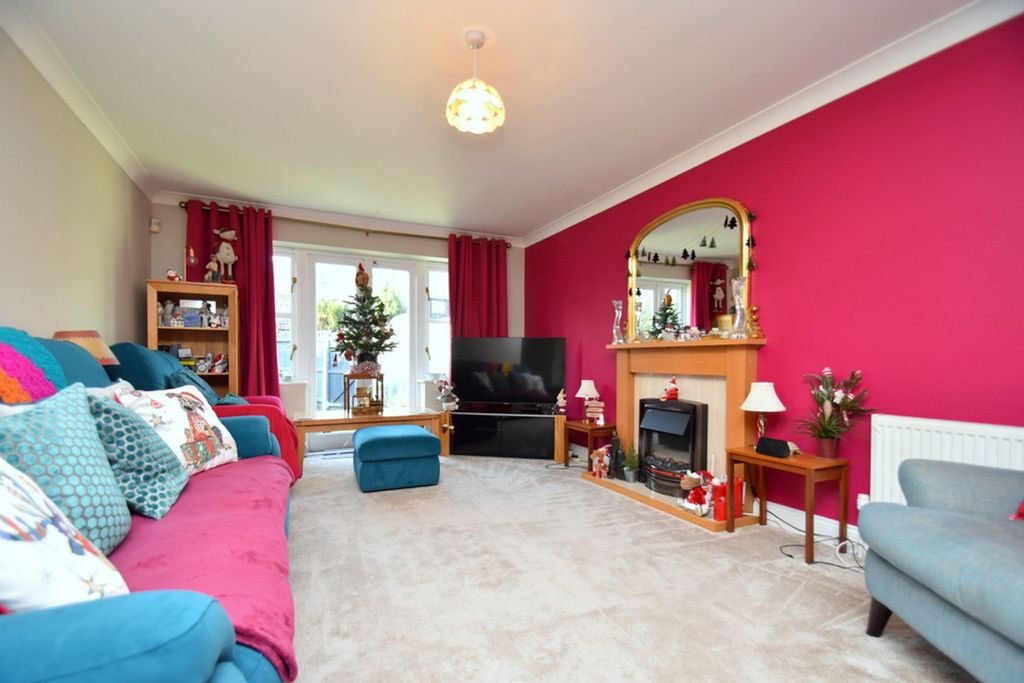 Property photo 3 of 17