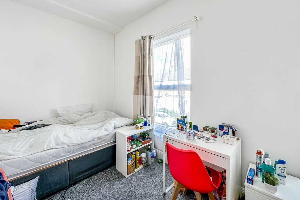 Property photo 3 of 8