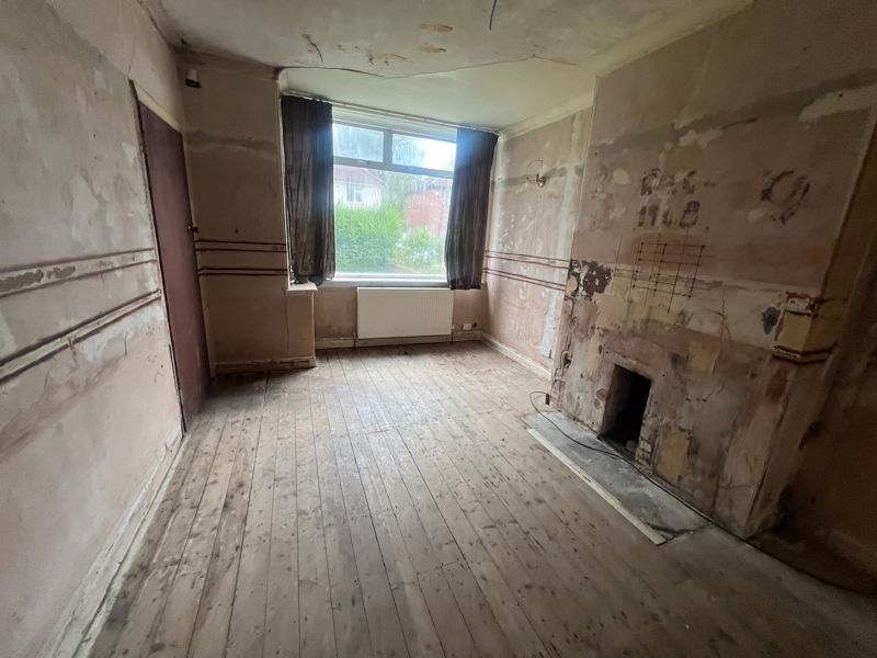 Property photo 2 of 16 Lounge