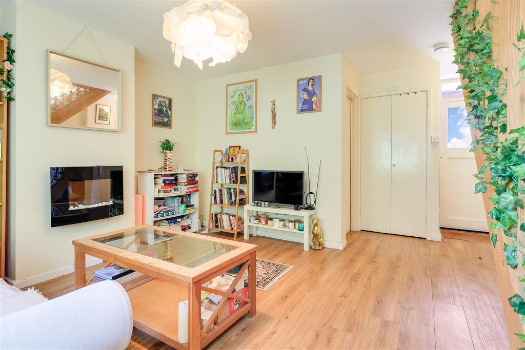 Property photo 2 of 15 Img (3).Jpg