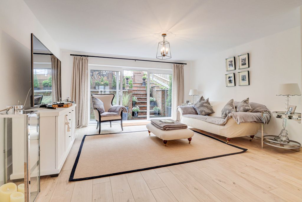 Property photo 3 of 12 Living/Dining/Kitchen