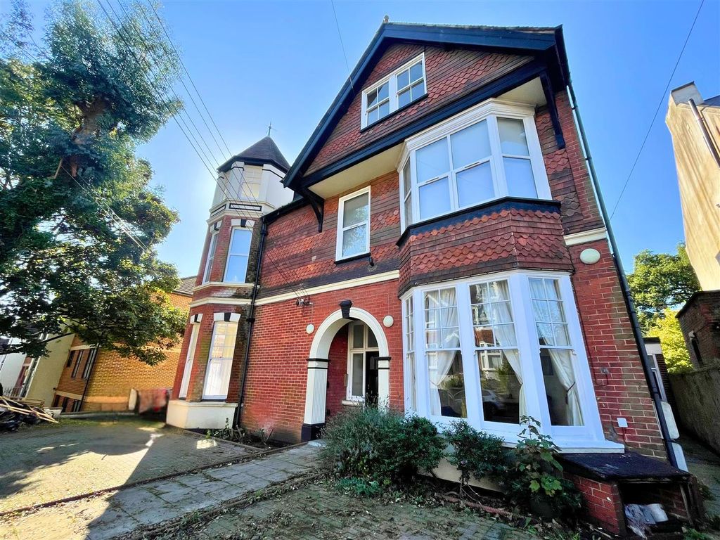 Property photo 1 of 15