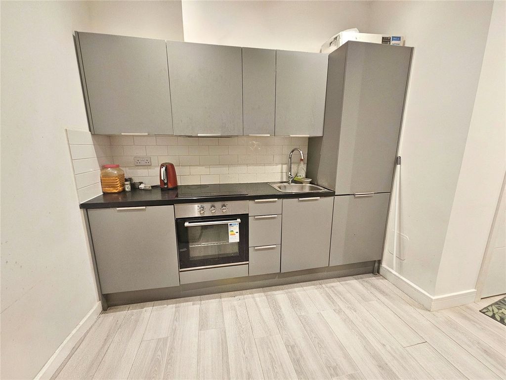 Property photo 3 of 5 Picture No. 06