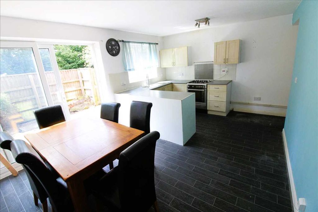 Property photo 3 of 15 Dining Area