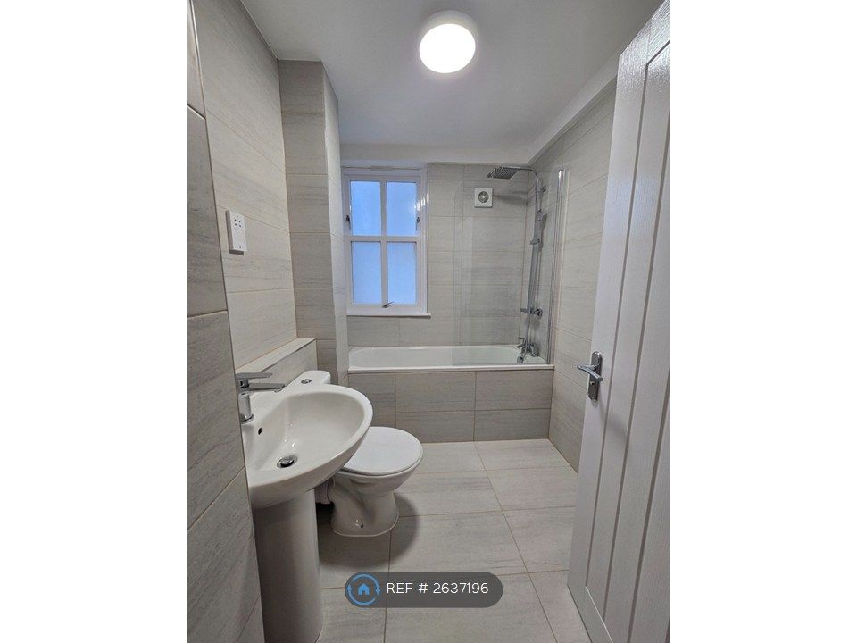 Property photo 3 of 13 Bathroom