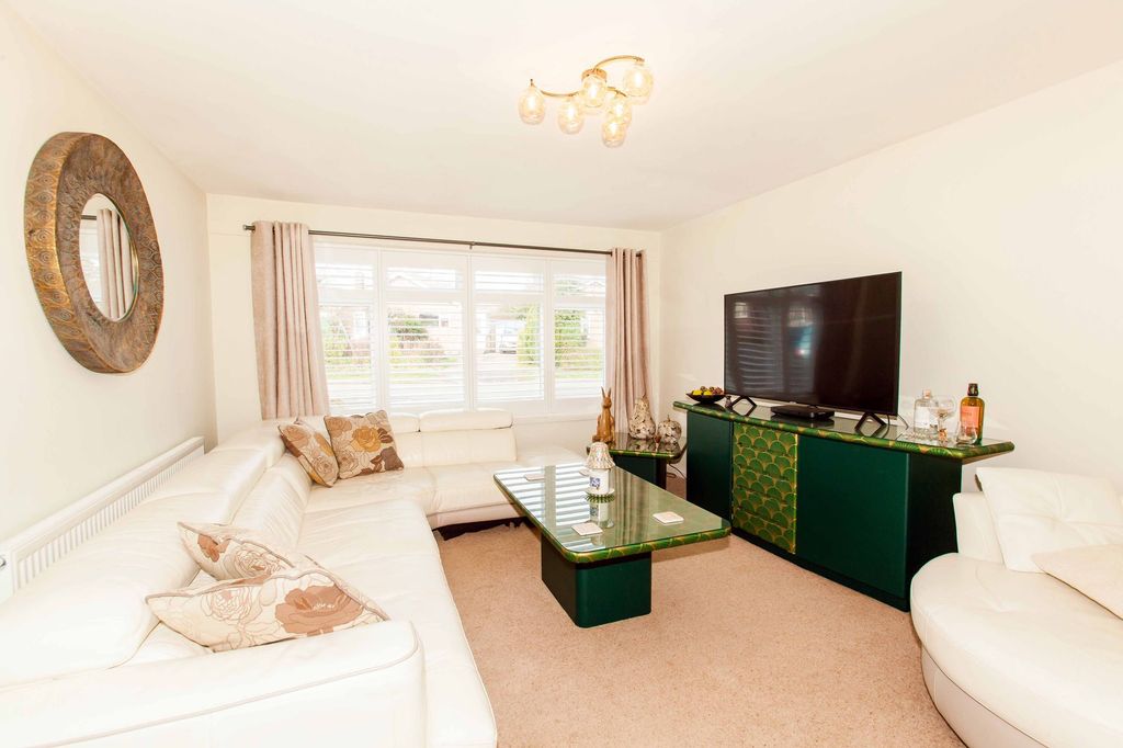 Property photo 3 of 36