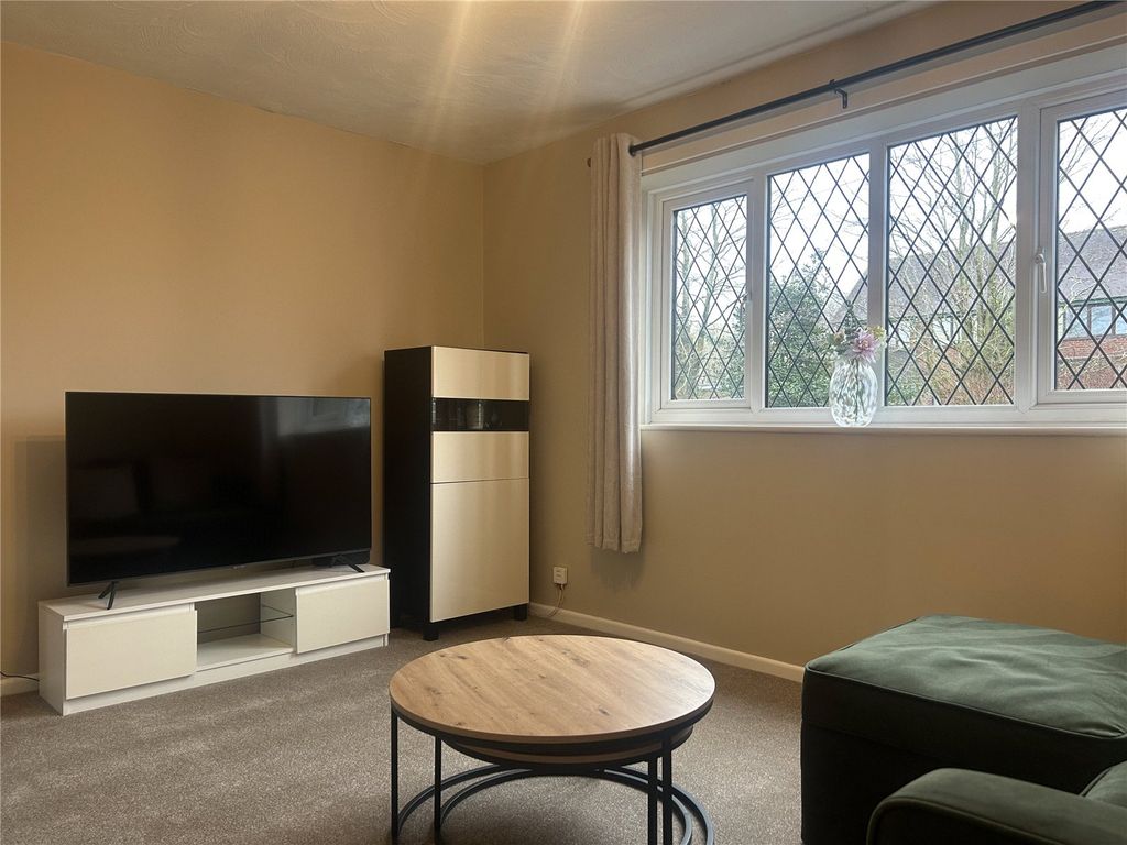 Property photo 2 of 12 Lounge