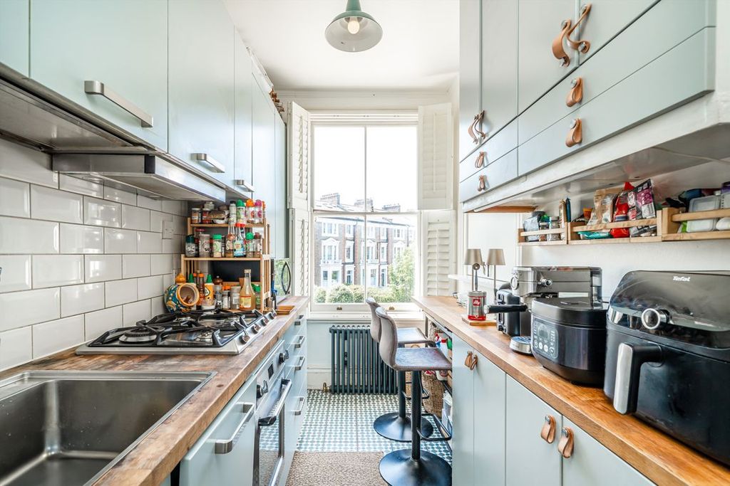 Property photo 3 of 6