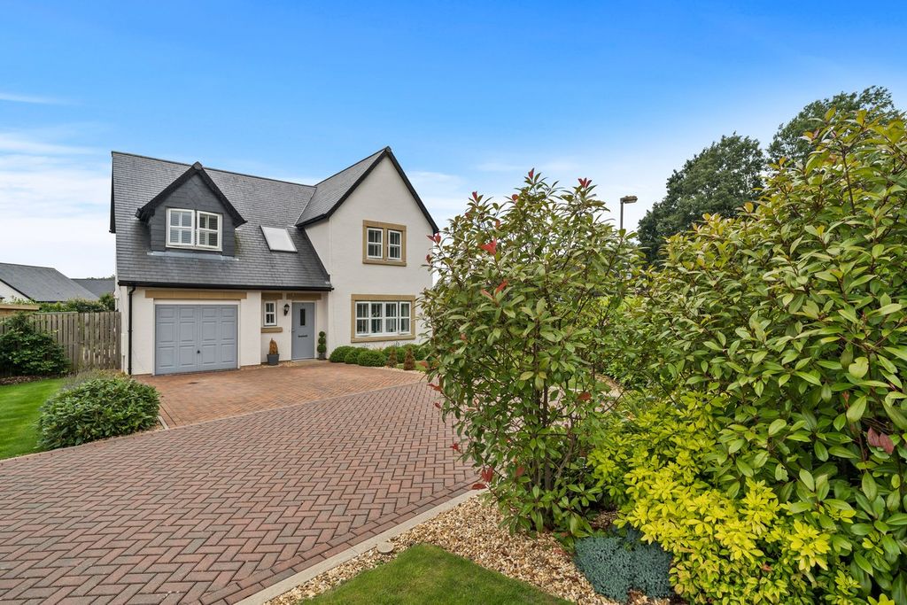Property photo 1 of 31