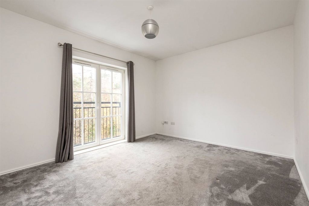 Property photo 2 of 20 Picture No. 17