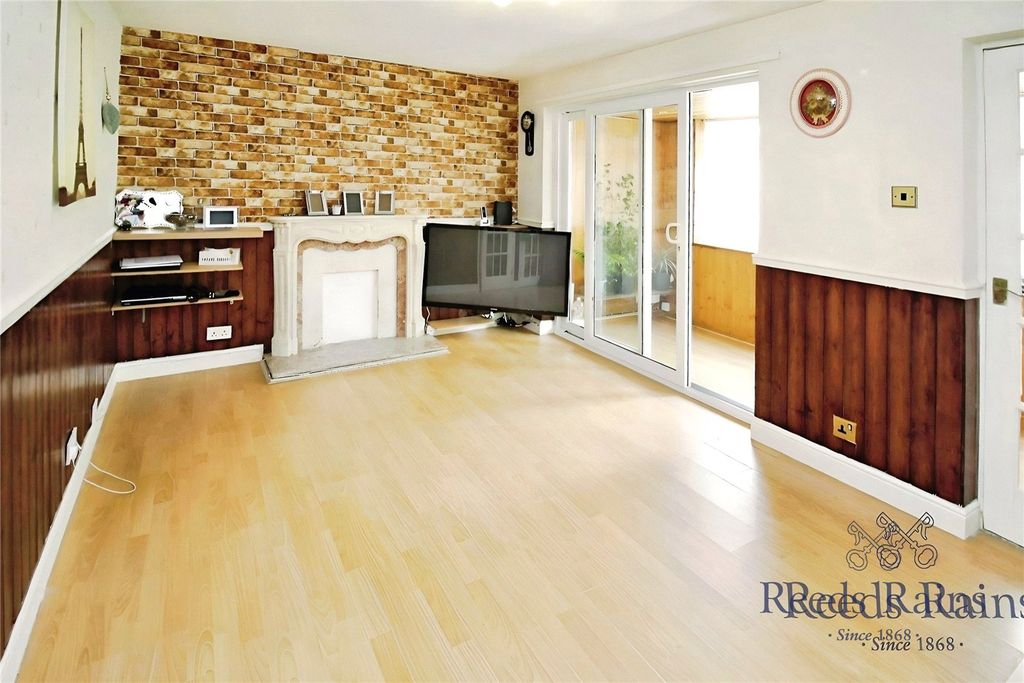 Property photo 2 of 11 Picture No. 10