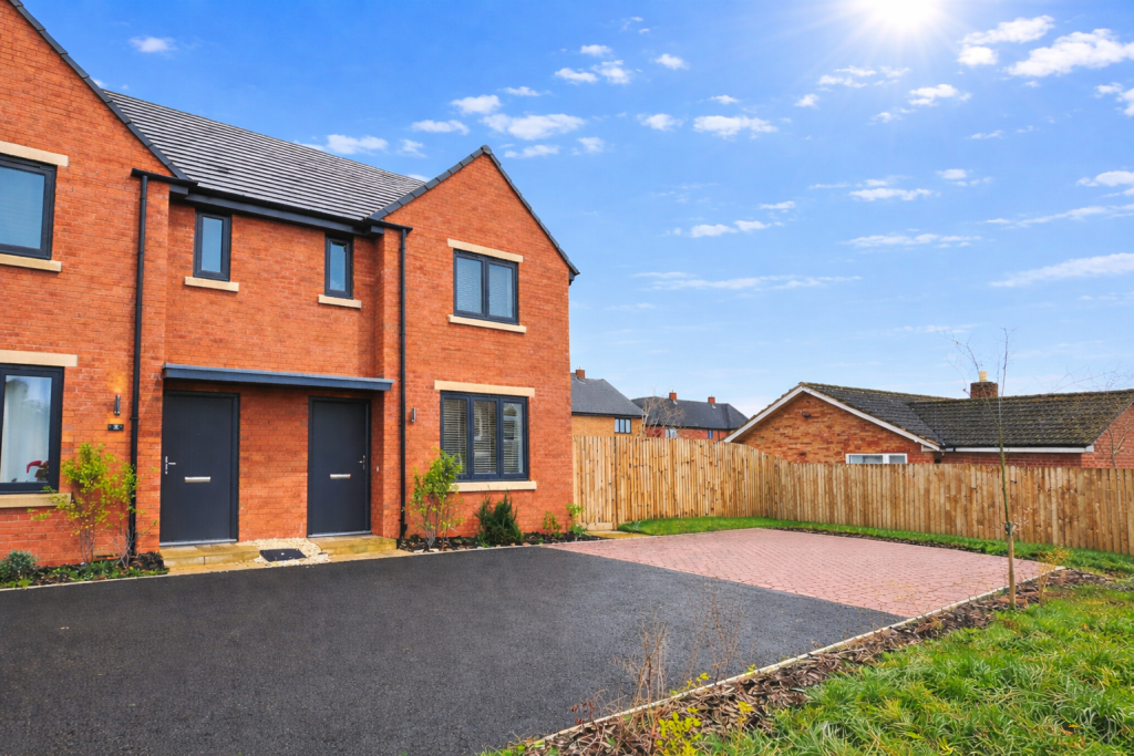 Property photo 1 of 13 Front Aspect