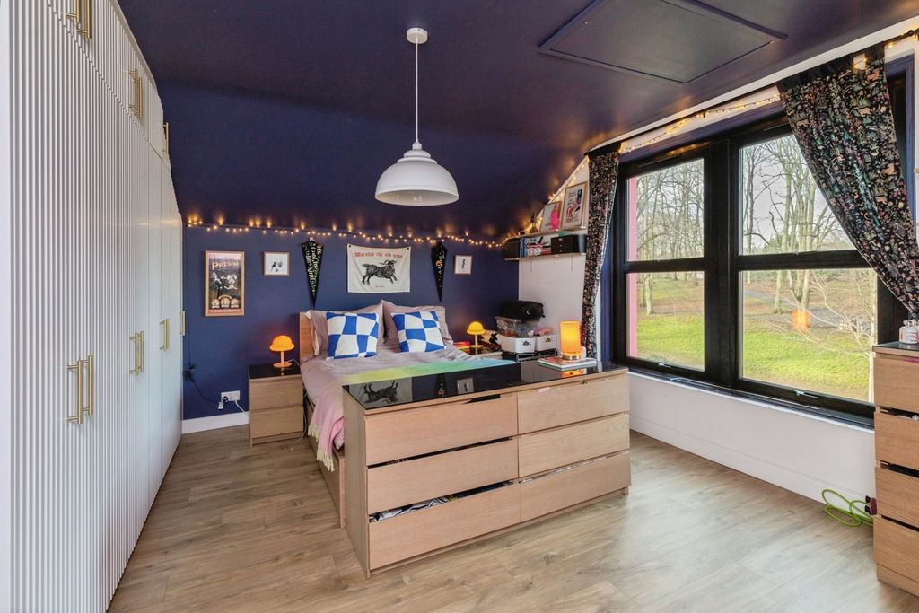 Property photo 1 of 21 Pbox-Img.Jpg