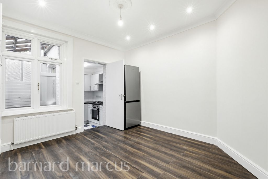 Property photo 2 of 8 Image