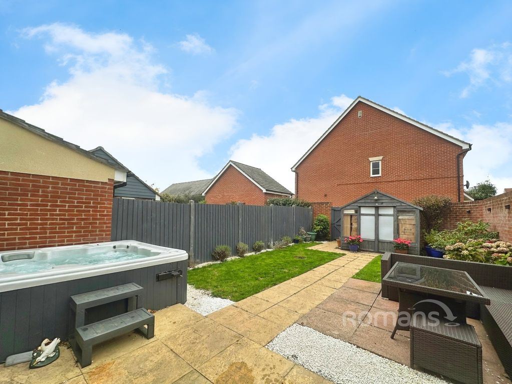 Property photo 2 of 24 Picture No. 03