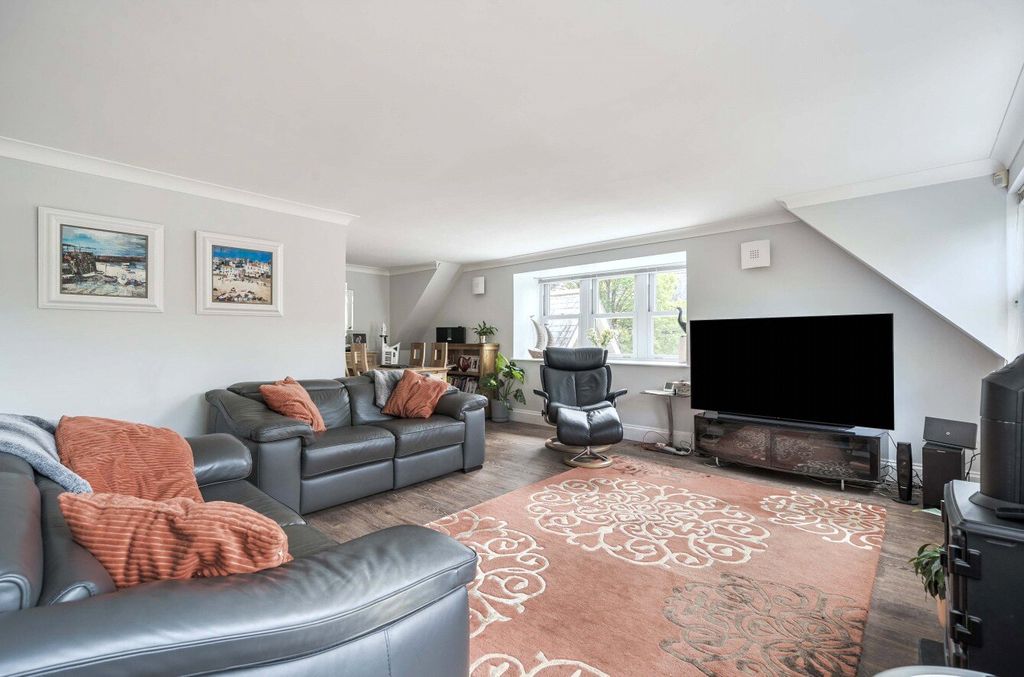 Property photo 2 of 16 1294163-24-682738...