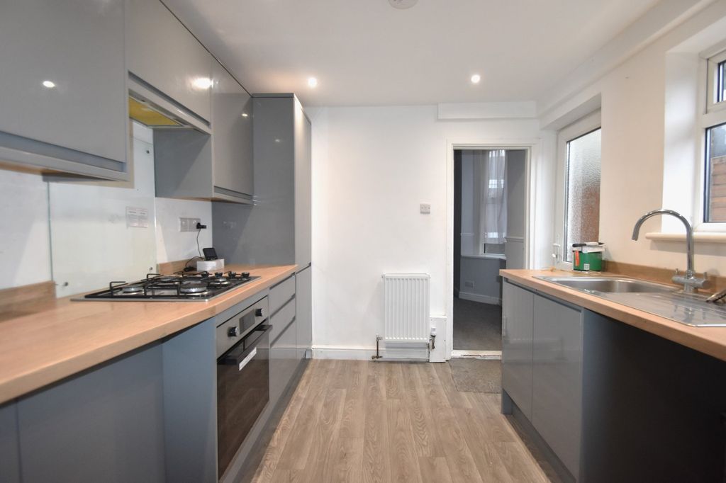 Property photo 2 of 13 Picture No. 02