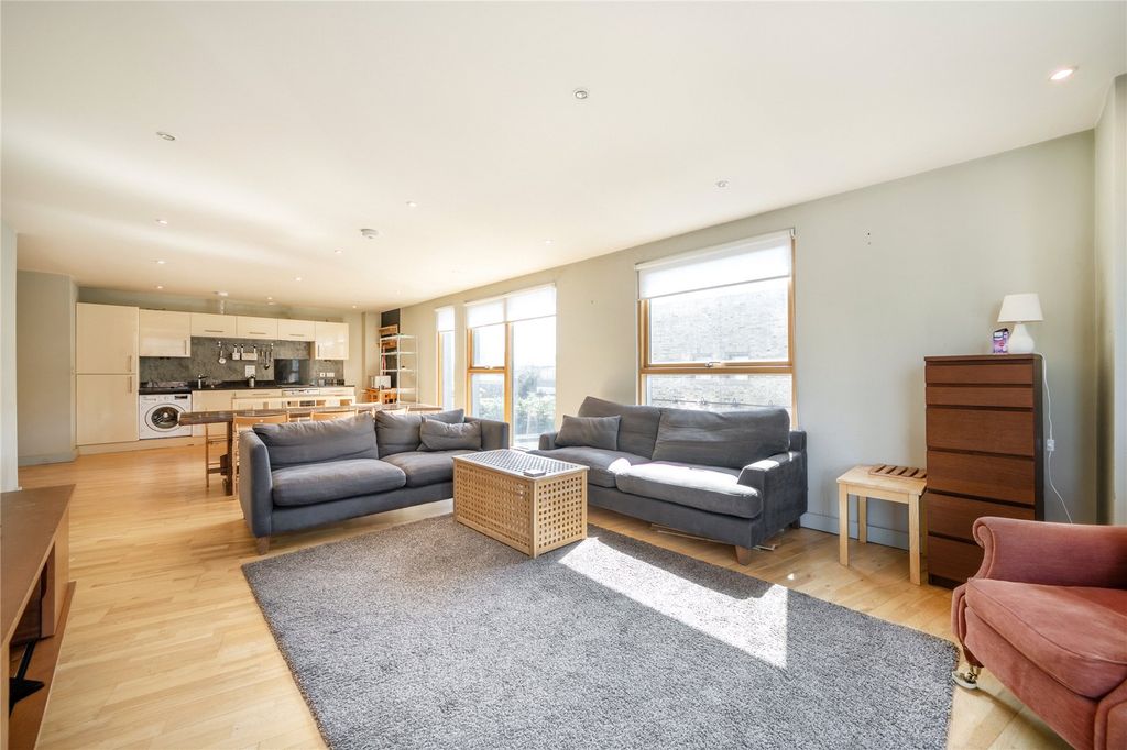 Property photo 2 of 12 Living Area/Kitchen