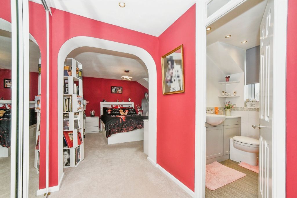 Property photo 2 of 20