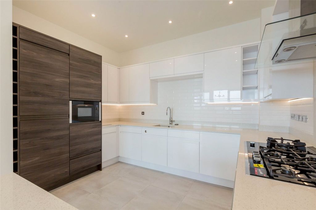 Property photo 2 of 14 Kitchen