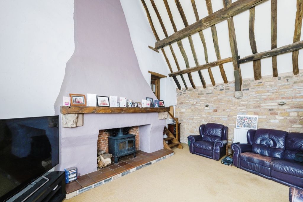 Property photo 2 of 19