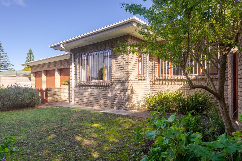 Property photo 3 of 37