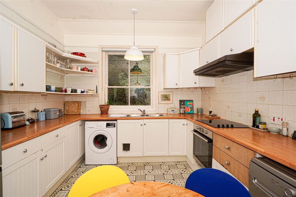 Additional image 6 of 4 bed maisonette for saleLower Park Road, Hastings TN34