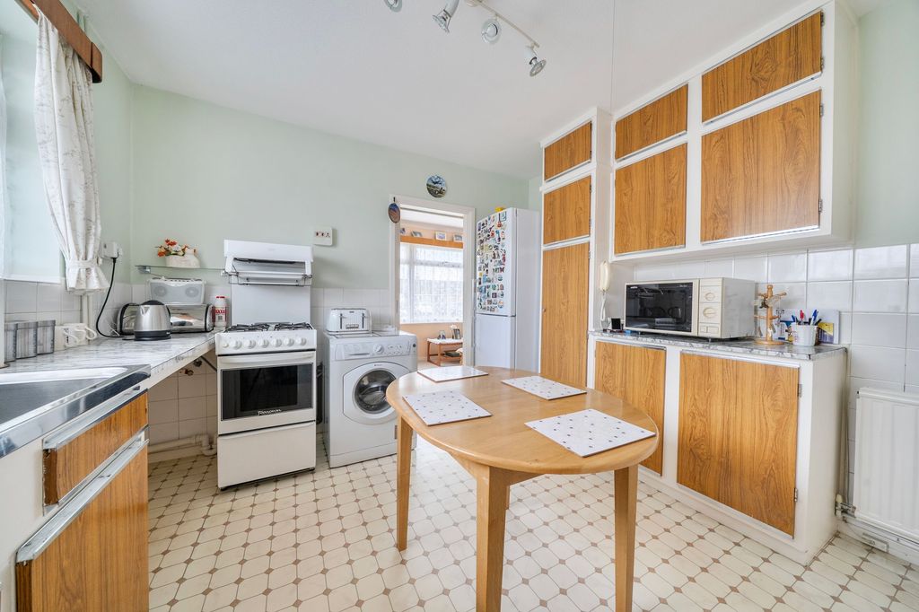 Property photo 2 of 22 Kitchen