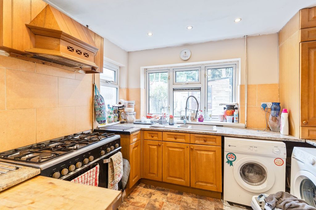 Property photo 2 of 17
